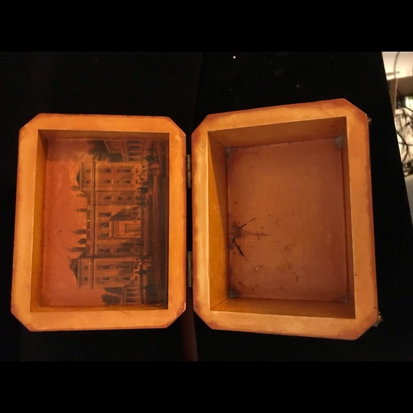 Collectible Box ❤️ - Picture 7 of 8